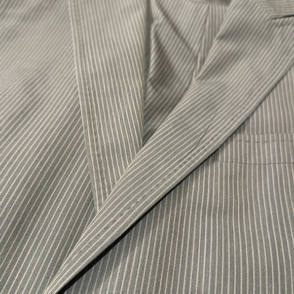 Hugo Boss Suit Size 42 - Picture 7 of 7